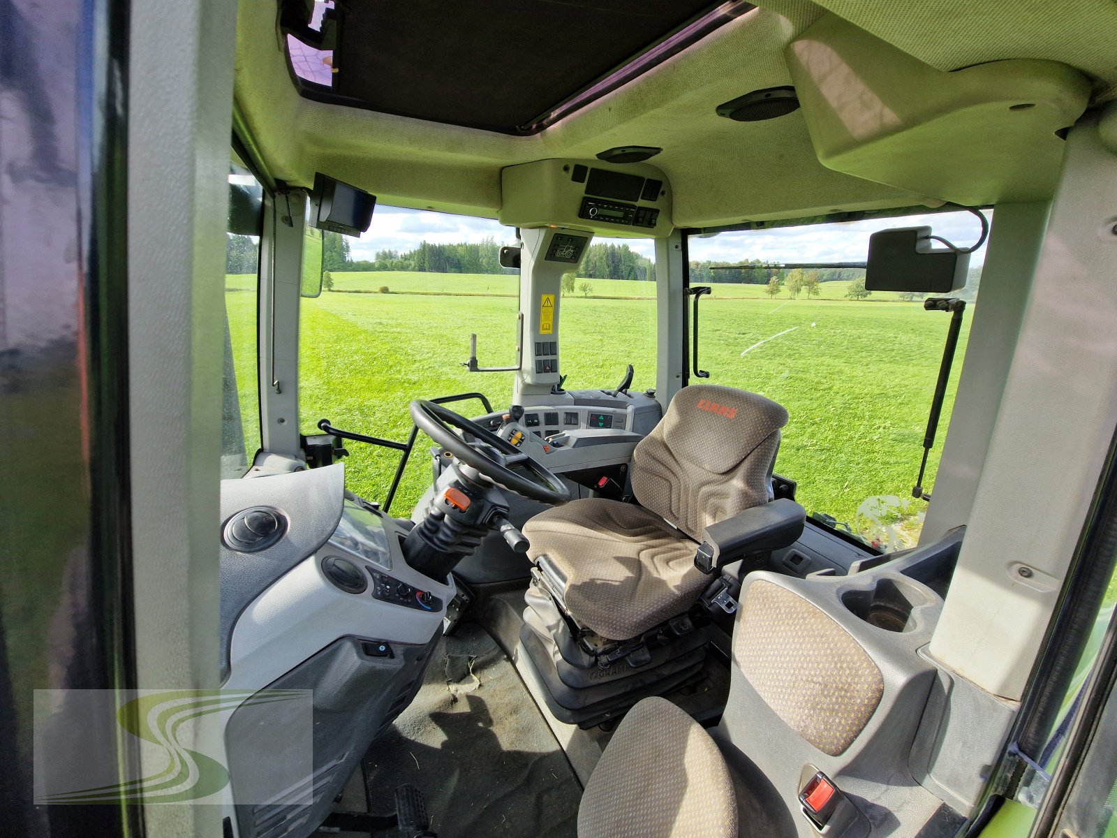 Traktor типа CLAAS Axion 840 C-MATIC, Gebrauchtmaschine в Erisried (Фотография 7)