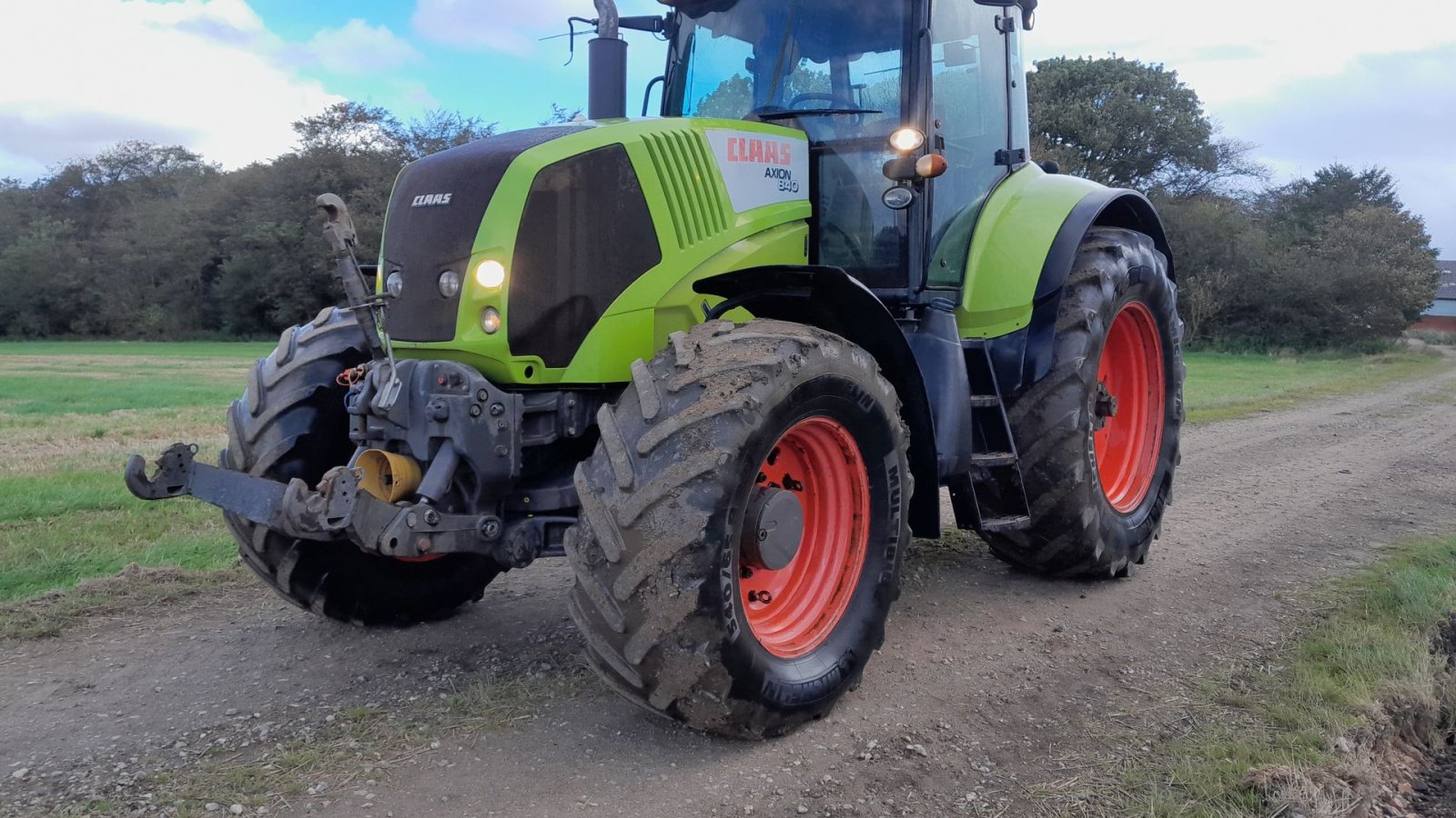 Traktor типа CLAAS Axion 840 CMatic med front pto., Gebrauchtmaschine в Skive (Фотография 1)