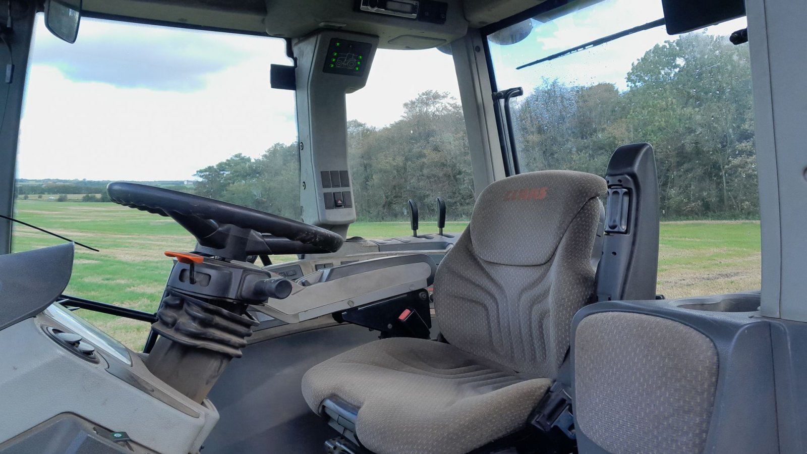 Traktor типа CLAAS Axion 840 CMatic med front pto., Gebrauchtmaschine в Skive (Фотография 6)