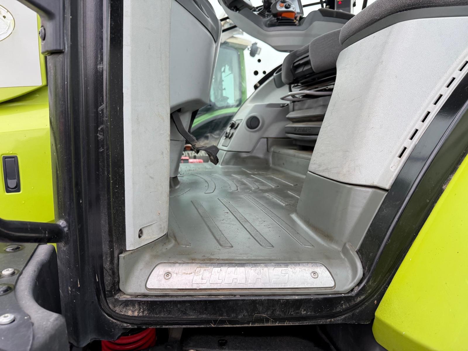 Traktor des Typs CLAAS Axion 850 C-Matic, Gebrauchtmaschine in Goldberg (Bild 11)