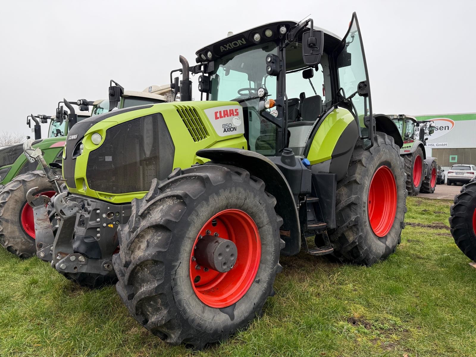 Traktor des Typs CLAAS Axion 850 C-Matic, Gebrauchtmaschine in Goldberg (Bild 14)