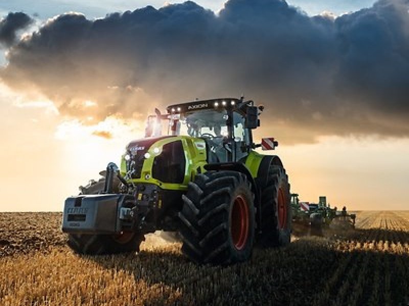 Traktor of the type CLAAS Axion 850 cebis Fabriks ny på vej hjem, Gebrauchtmaschine in Mern (Picture 1)