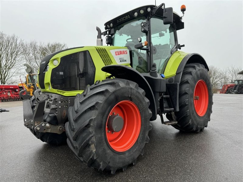 Traktor типа CLAAS Axion 850 cebis FLOT OG KUN 4500 TIMER!, Gebrauchtmaschine в Nørager (Фотография 1)