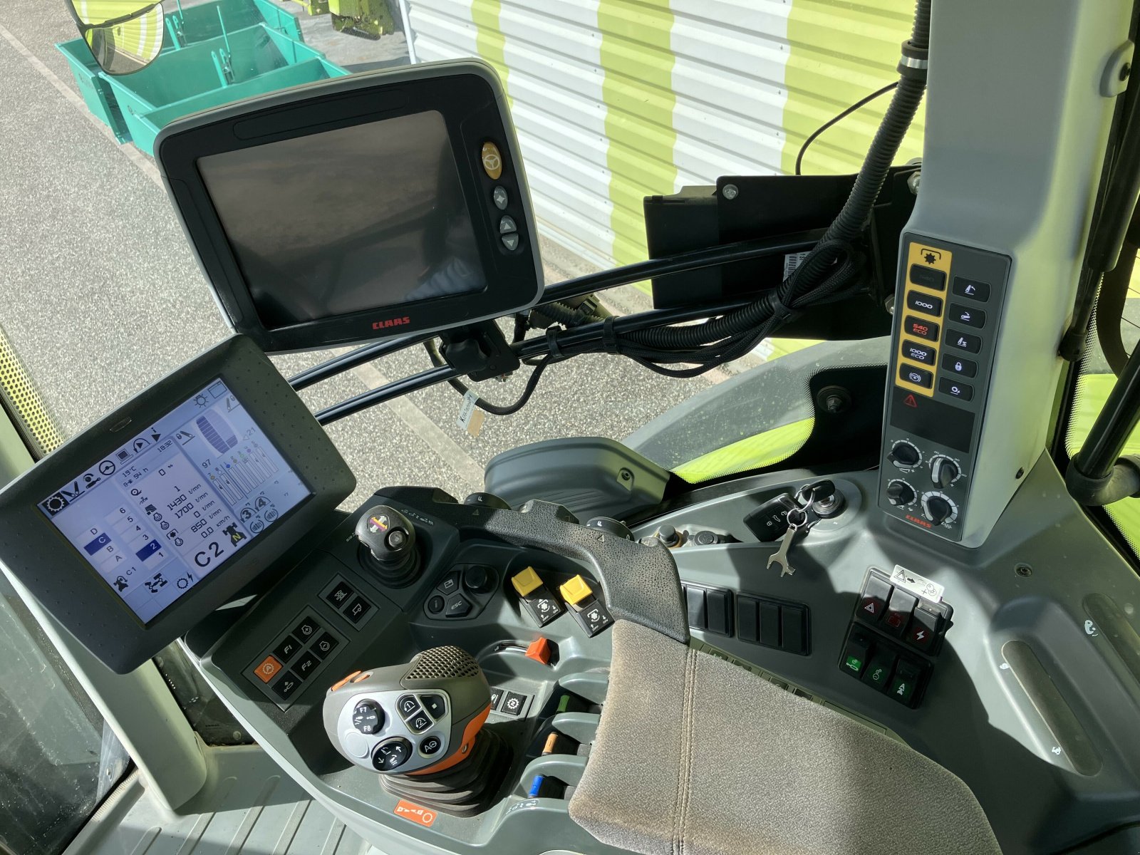 Traktor typu CLAAS AXION 850 CEBIS + GPS, Gebrauchtmaschine w AILLAS (Zdjęcie 9)
