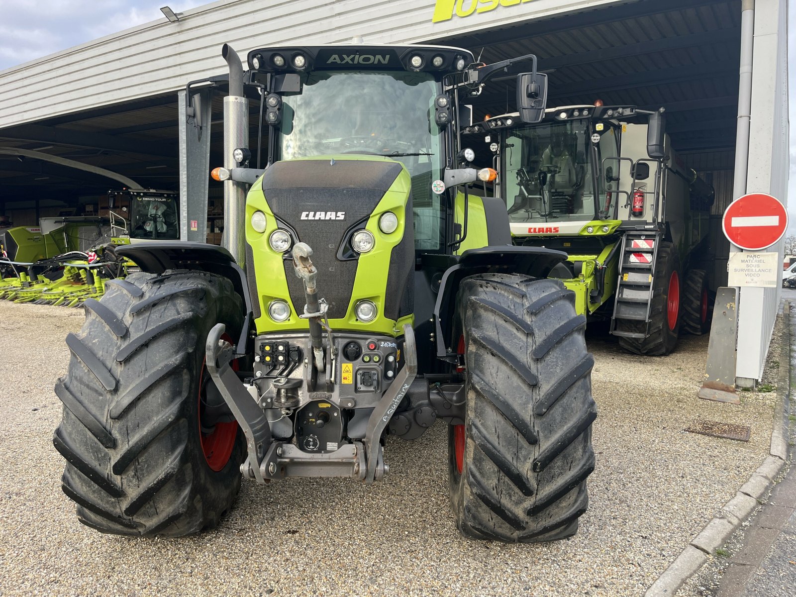 Traktor van het type CLAAS AXION 850 CEBIS + GPS, Gebrauchtmaschine in PONTIVY (Foto 3)