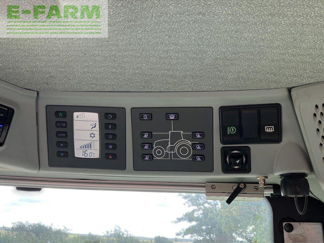 Traktor типа CLAAS AXION 850 CEBIS, Gebrauchtmaschine в SLEAFORD (Фотография 8)