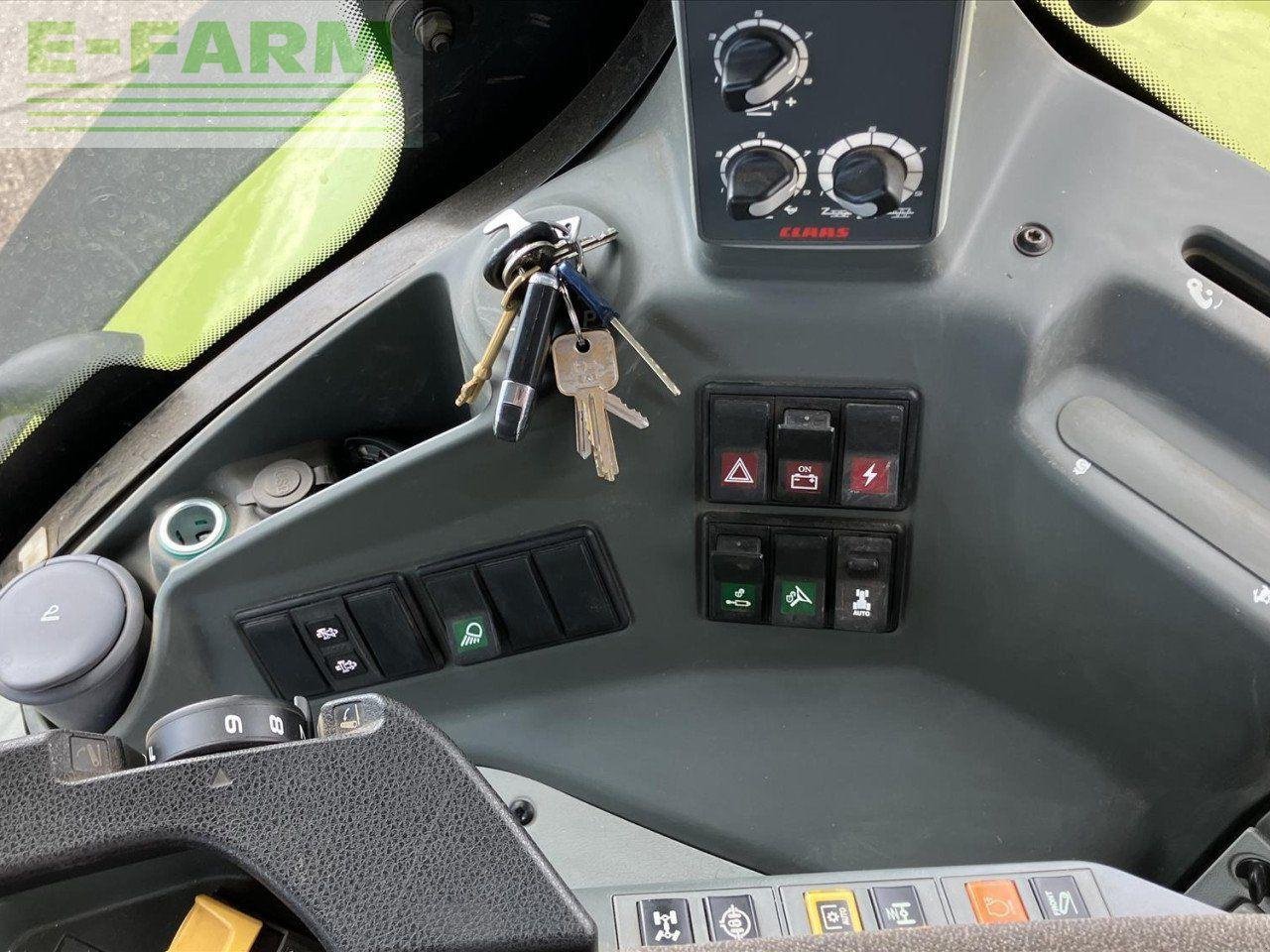 Traktor типа CLAAS AXION 850 CEBIS, Gebrauchtmaschine в SLEAFORD (Фотография 9)