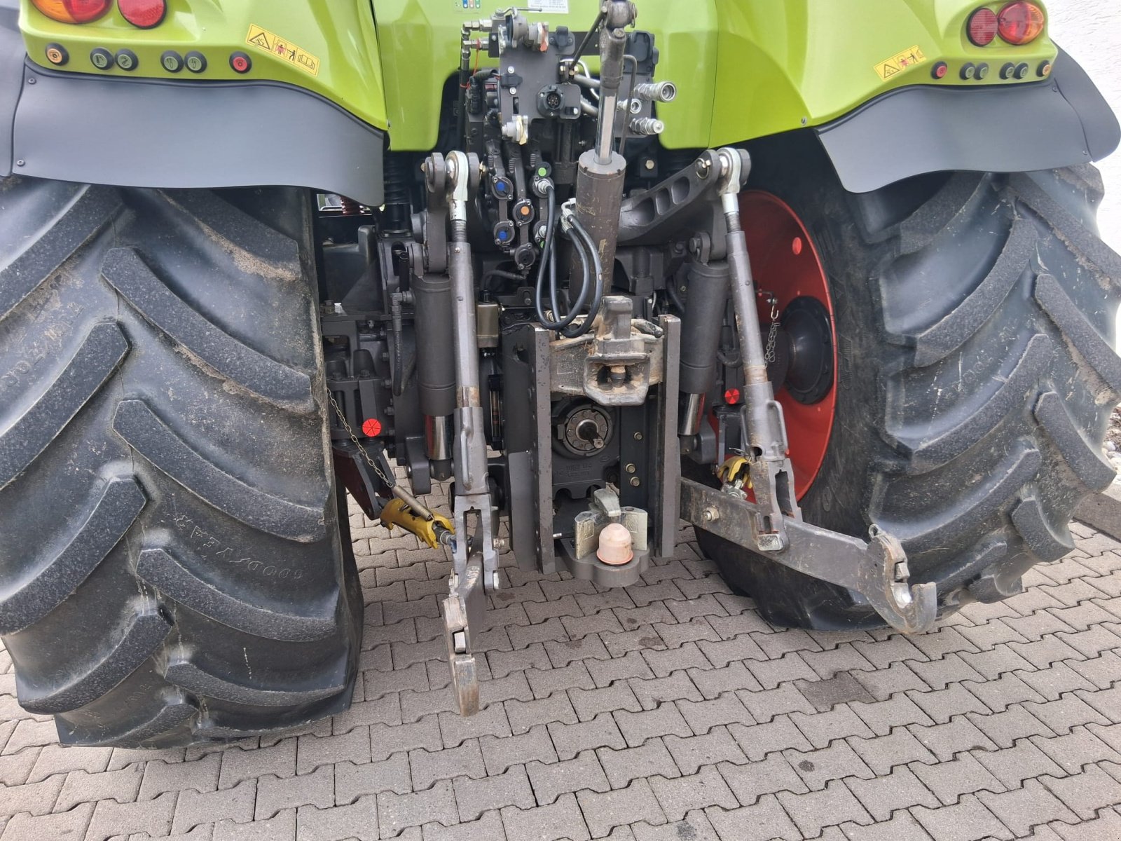 Traktor des Typs CLAAS Axion 850 CEBIS, Gebrauchtmaschine in Pfarrkirchen (Bild 3)