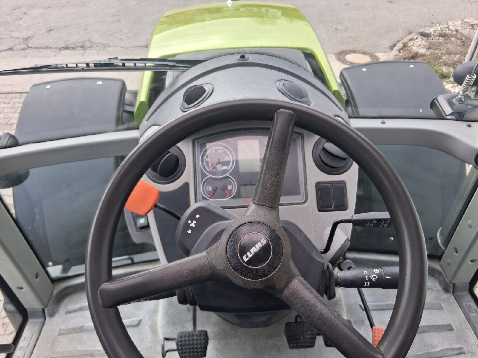 Traktor des Typs CLAAS Axion 850 CEBIS, Gebrauchtmaschine in Pfarrkirchen (Bild 10)