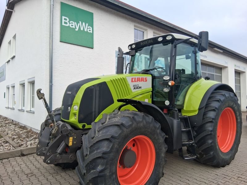 Traktor des Typs CLAAS AXION 850 CEBIS, Gebrauchtmaschine in Pfarrkirchen (Bild 1)