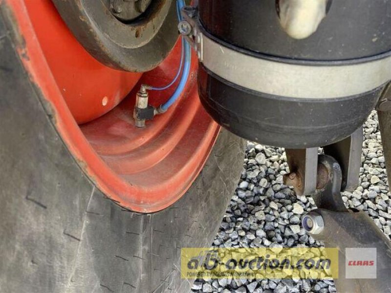 Traktor van het type CLAAS AXION 850 CEBIS, Gebrauchtmaschine in Mengkofen (Foto 9)