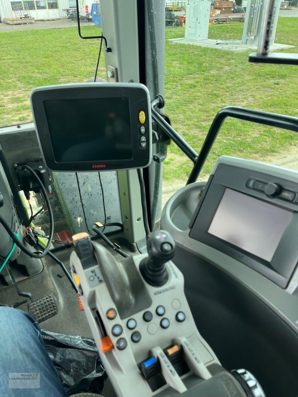 Traktor от тип CLAAS Axion 850 CEBIS, Gebrauchtmaschine в Schora (Снимка 13)