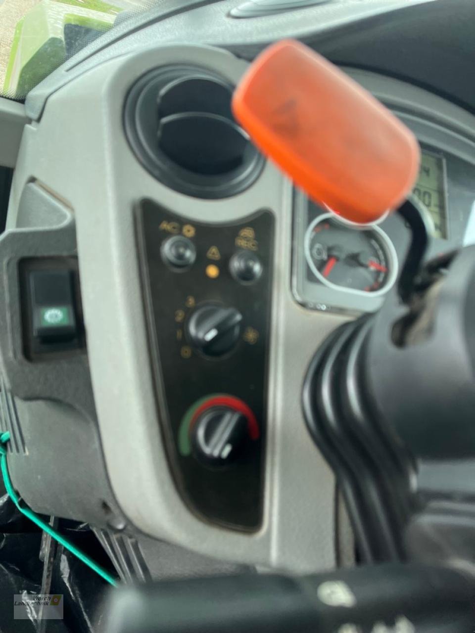 Traktor от тип CLAAS Axion 850 CEBIS, Gebrauchtmaschine в Schora (Снимка 17)