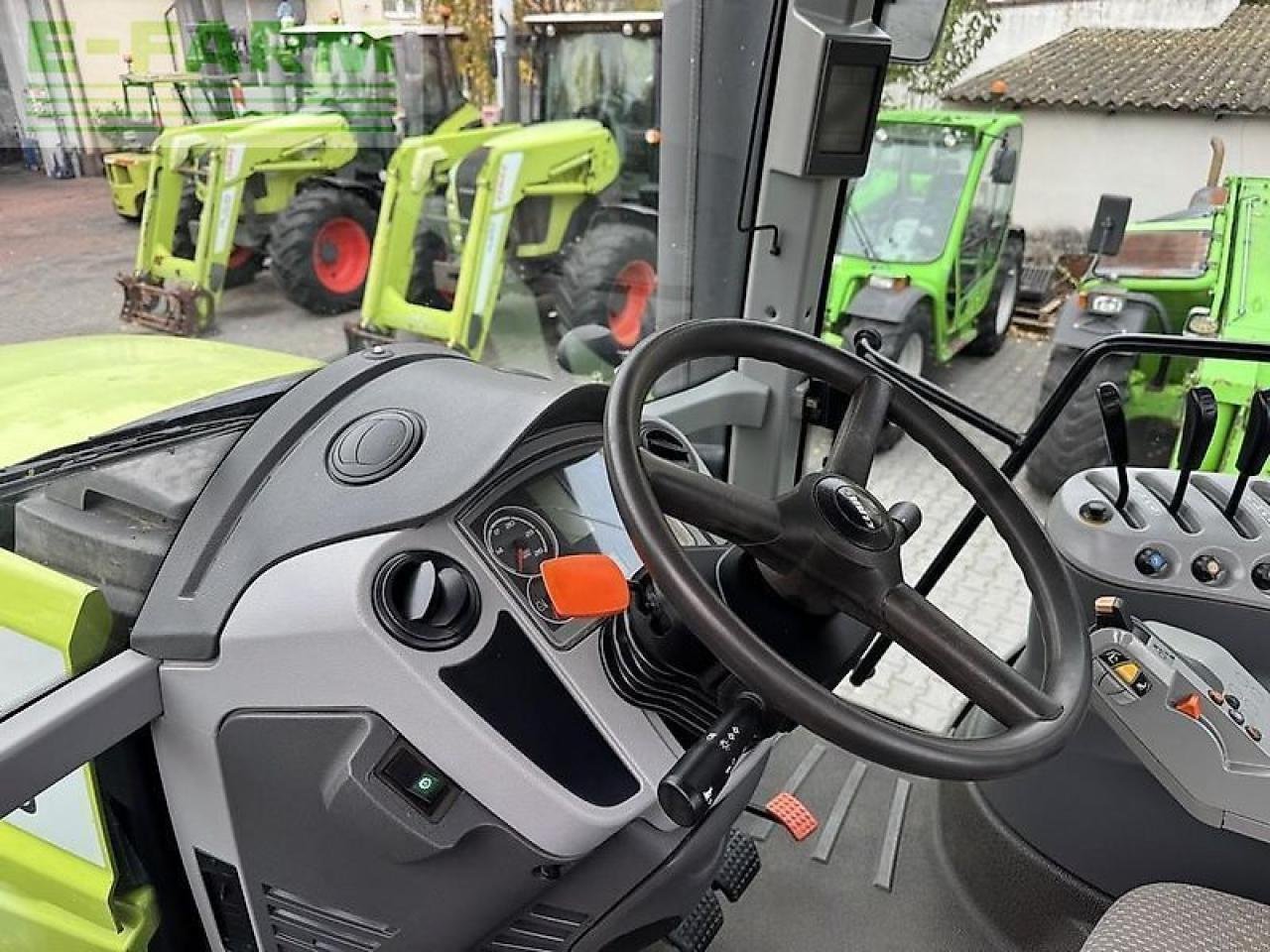 Traktor typu CLAAS axion 850 cis, Gebrauchtmaschine w DAMAS?AWEK (Zdjęcie 13)