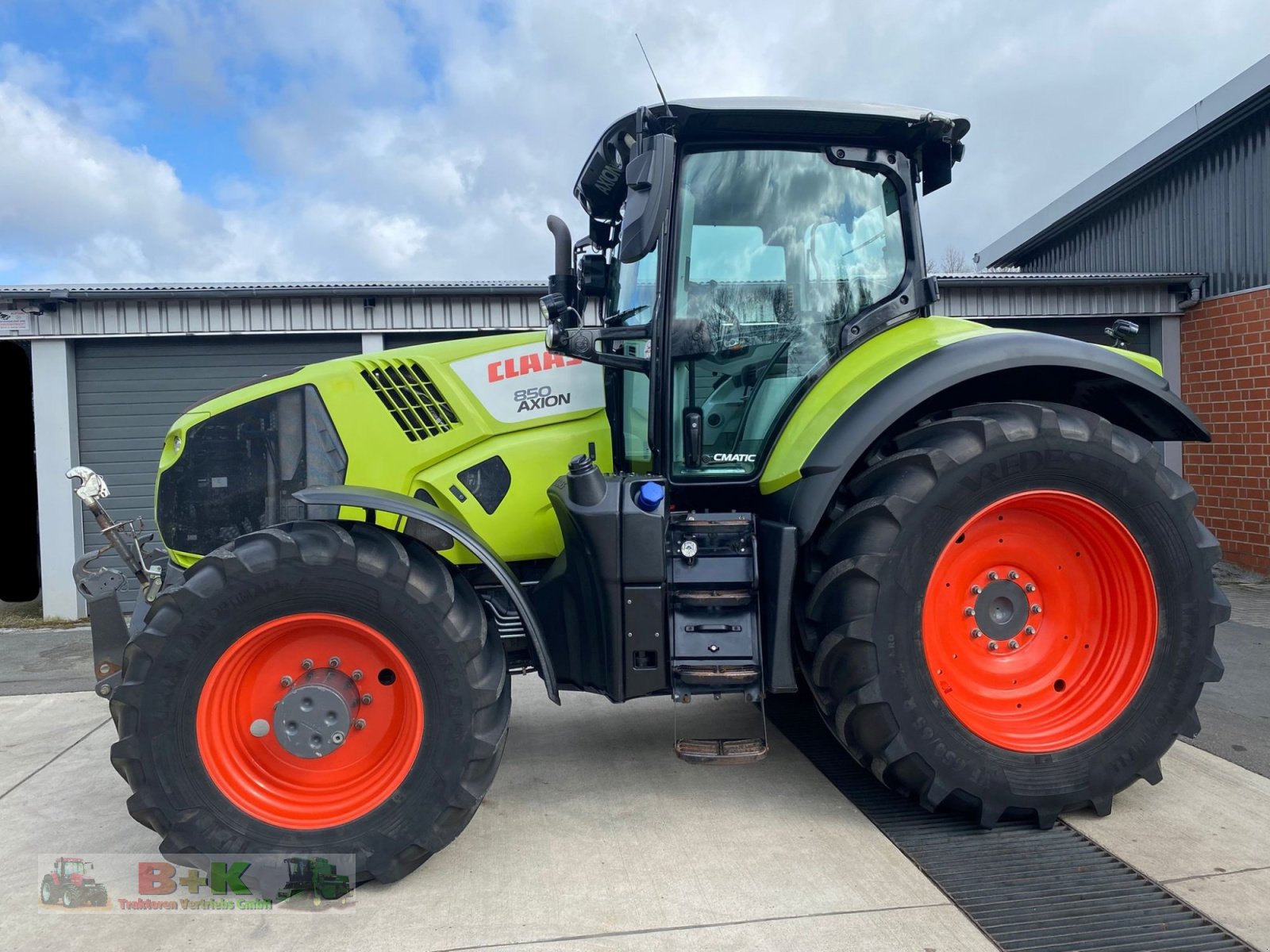 Traktor του τύπου CLAAS Axion 850 CMATIC CEBIS, Gebrauchtmaschine σε Kettenkamp (Φωτογραφία 2)