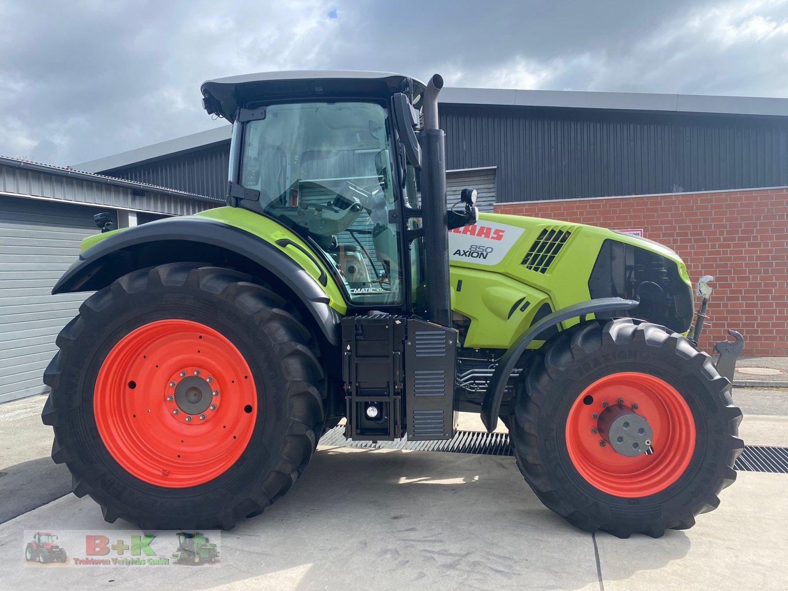 Traktor του τύπου CLAAS Axion 850 CMATIC CEBIS, Gebrauchtmaschine σε Kettenkamp (Φωτογραφία 4)