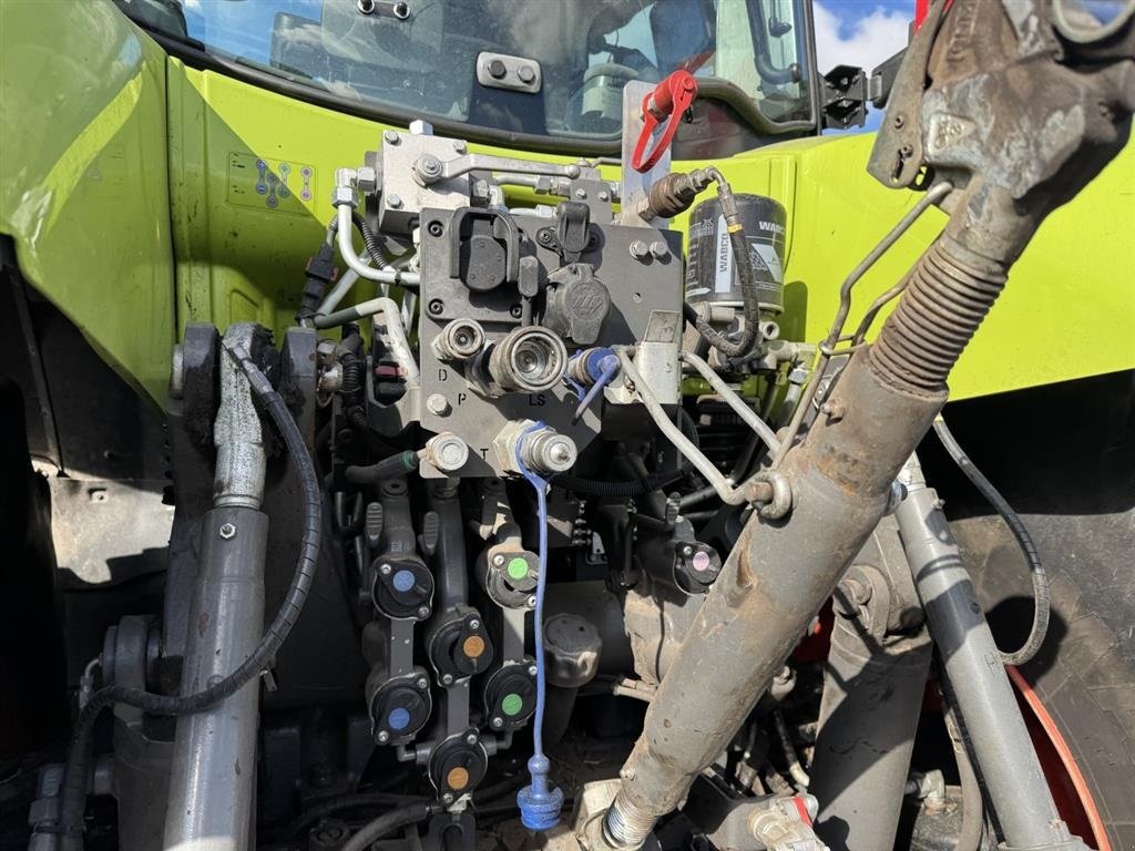 Traktor van het type CLAAS AXION 850 CMATIC, Gebrauchtmaschine in Hadsten (Foto 10)