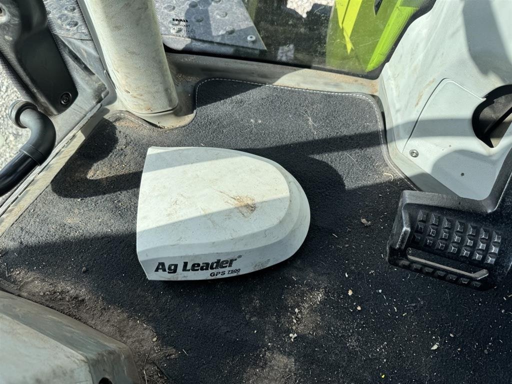 Traktor van het type CLAAS AXION 850 CMATIC, Gebrauchtmaschine in Hadsten (Foto 19)