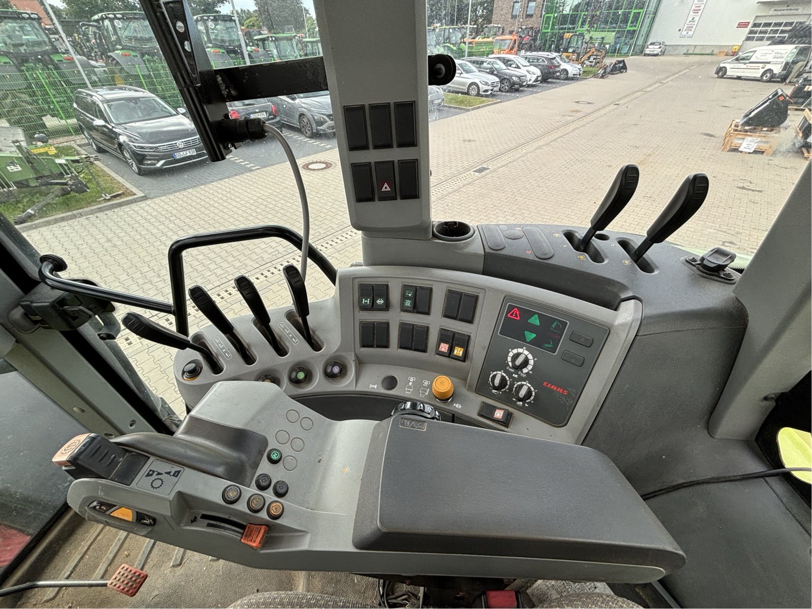 Traktor типа CLAAS Axion 850 Hexa-Shift, Gebrauchtmaschine в Bad Oldesloe (Фотография 2)