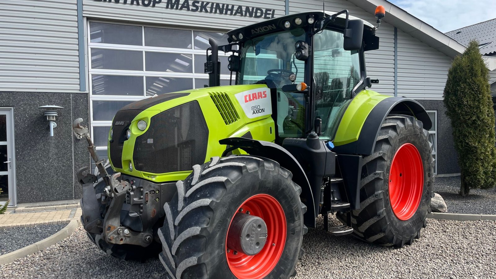 Traktor typu CLAAS AXION 850 Med frontlift og frontpto, Gebrauchtmaschine w Lintrup (Zdjęcie 2)