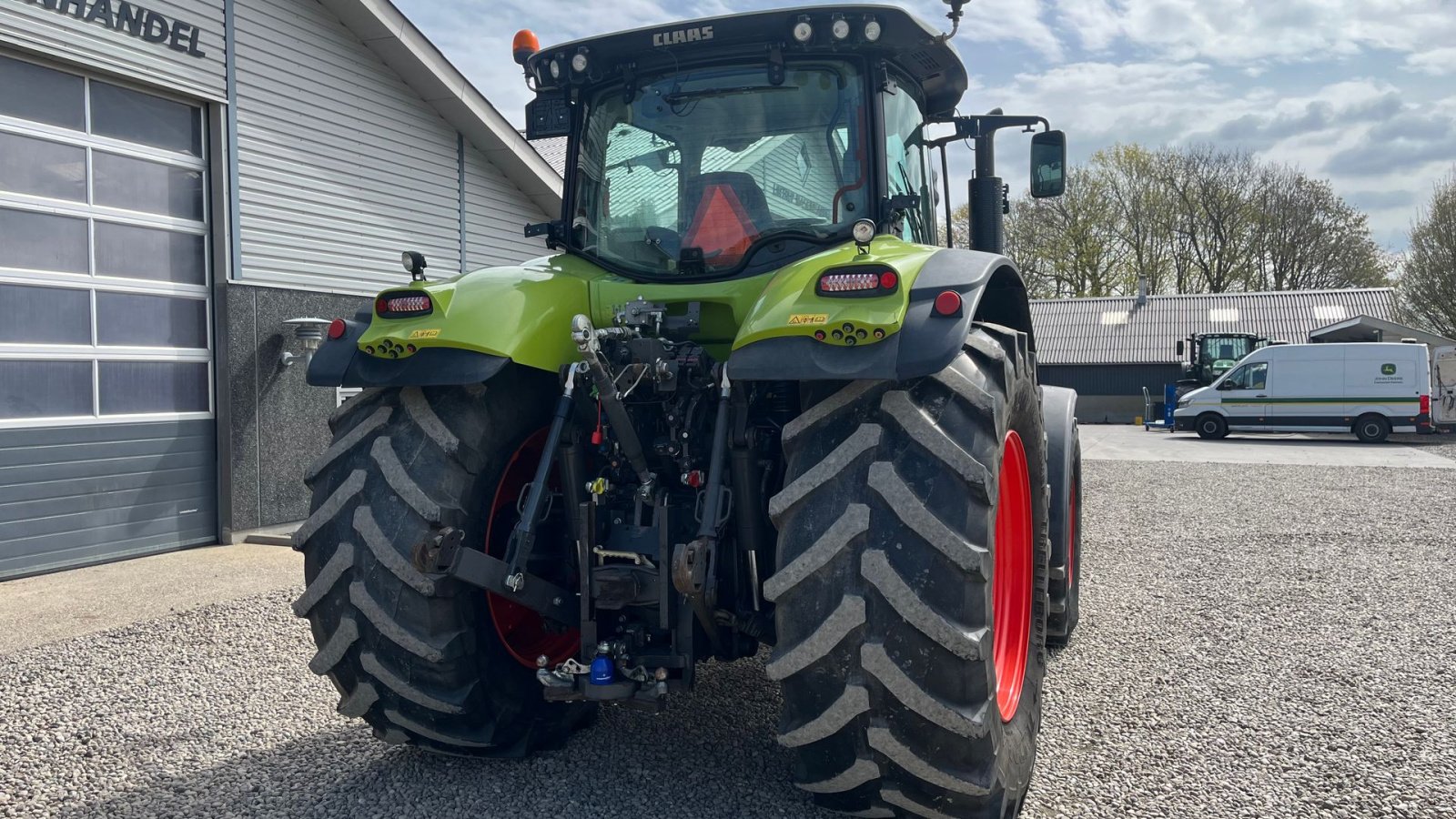 Traktor typu CLAAS AXION 850 Med frontlift og frontpto, Gebrauchtmaschine w Lintrup (Zdjęcie 18)