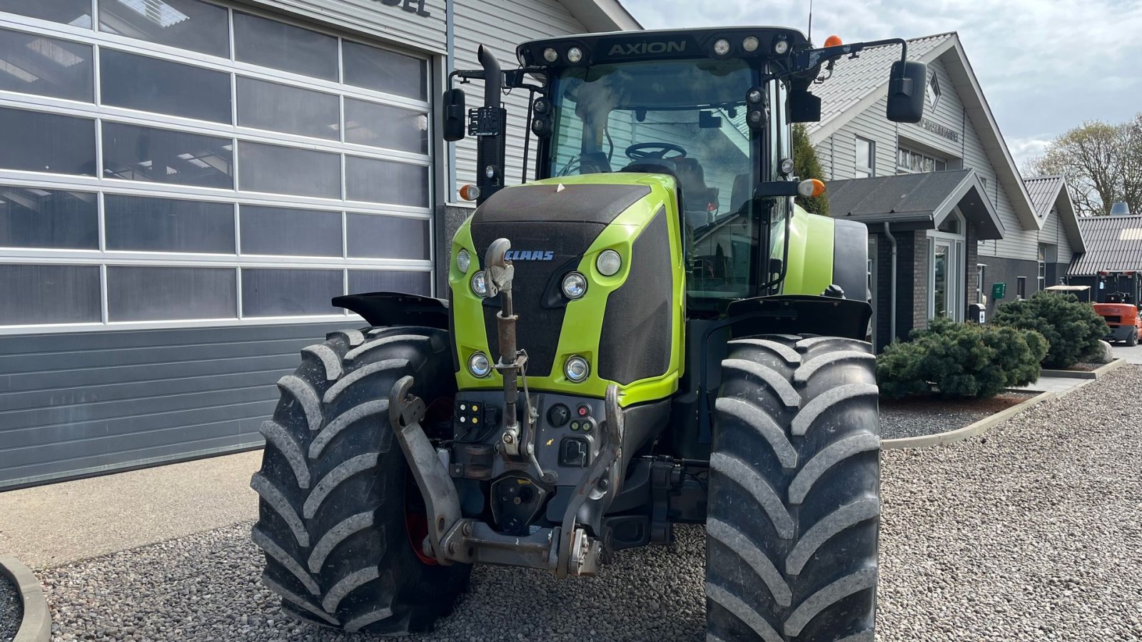 Traktor typu CLAAS AXION 850 Med frontlift og frontpto, Gebrauchtmaschine w Lintrup (Zdjęcie 13)