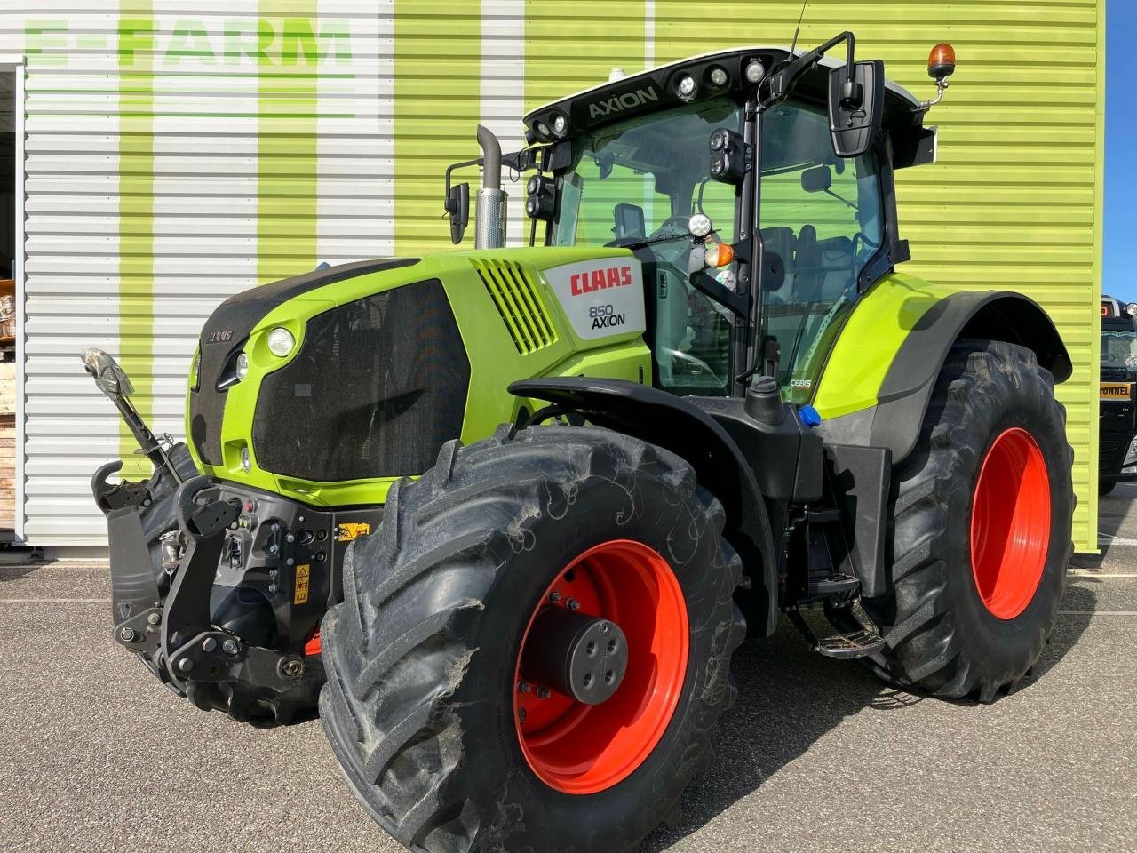 Traktor типа CLAAS axion 850 t4f (a40/500), Gebrauchtmaschine в AILLAS (33 - GIRONDE) (Фотография 1)