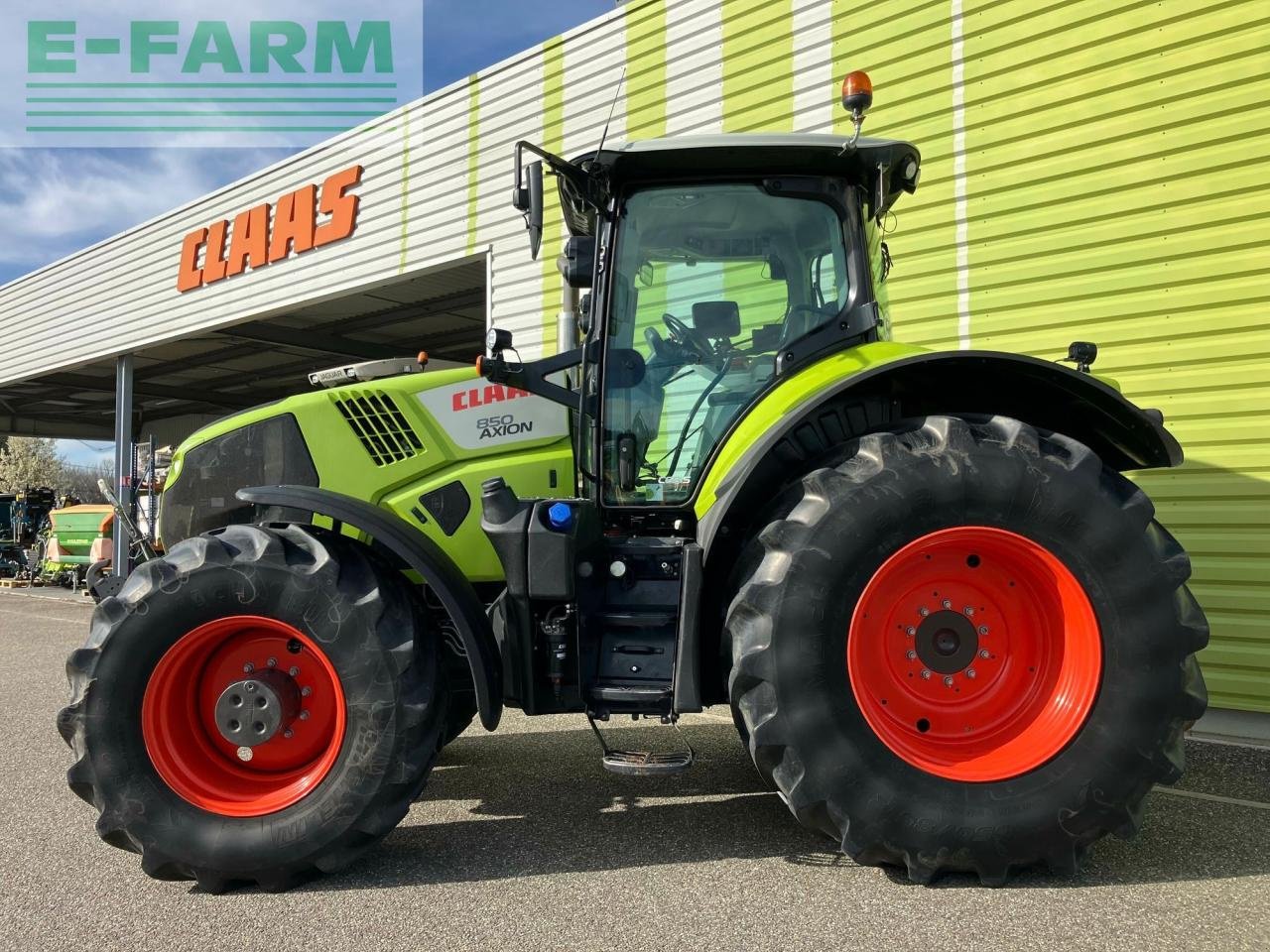Traktor типа CLAAS axion 850 t4f (a40/500), Gebrauchtmaschine в AILLAS (33 - GIRONDE) (Фотография 2)