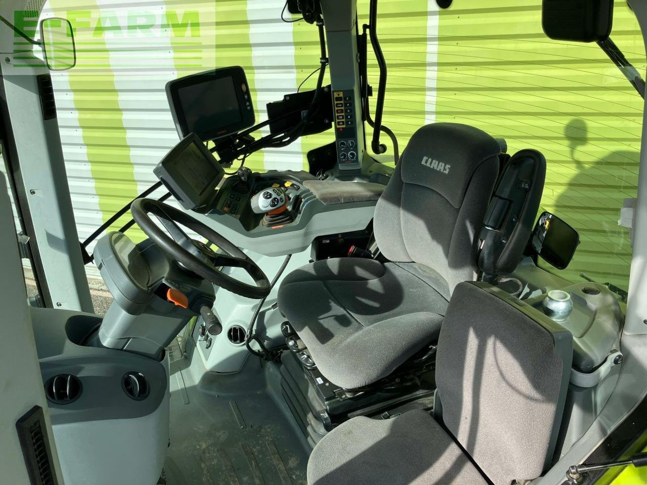 Traktor типа CLAAS axion 850 t4f (a40/500), Gebrauchtmaschine в AILLAS (33 - GIRONDE) (Фотография 8)