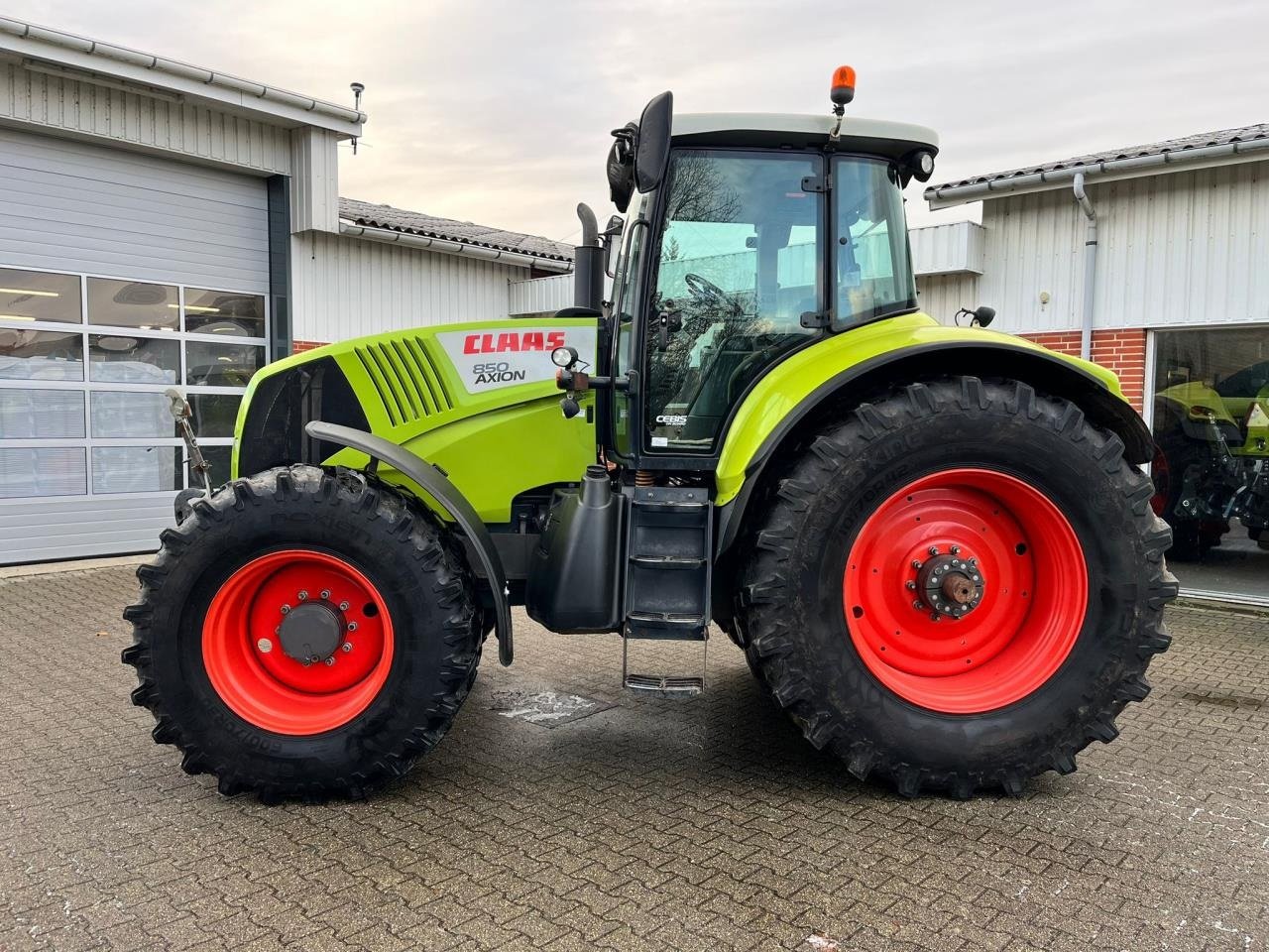 Traktor tipa CLAAS AXION 850, Gebrauchtmaschine u Tim (Slika 2)