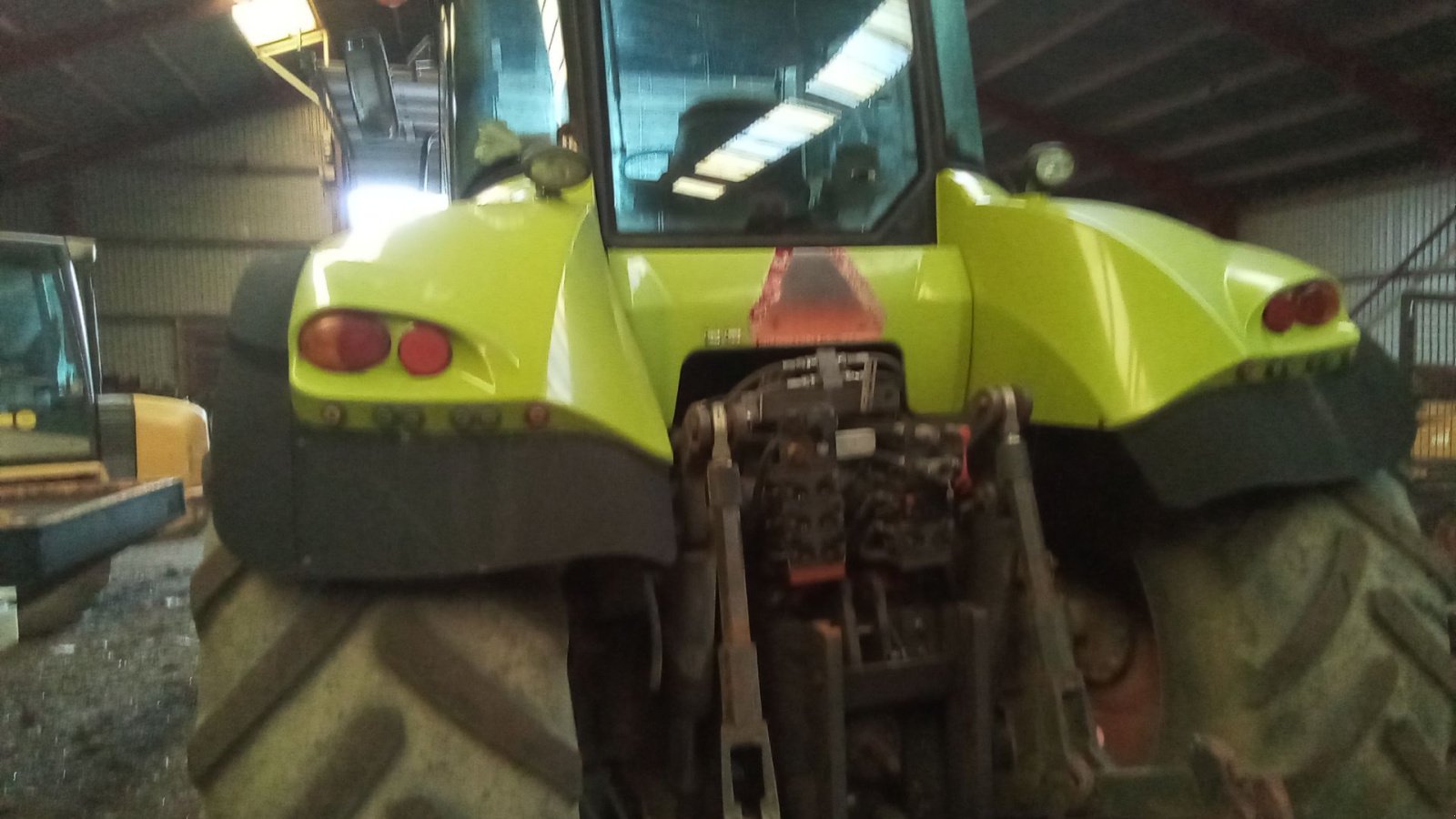 Traktor des Typs CLAAS AXION 850, Gebrauchtmaschine in Varde (Bild 3)