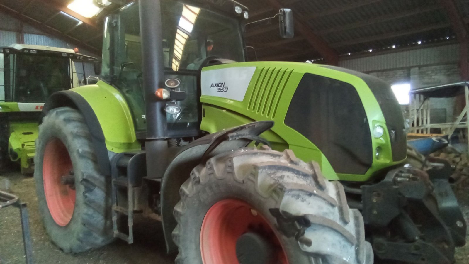 Traktor des Typs CLAAS AXION 850, Gebrauchtmaschine in Varde (Bild 2)