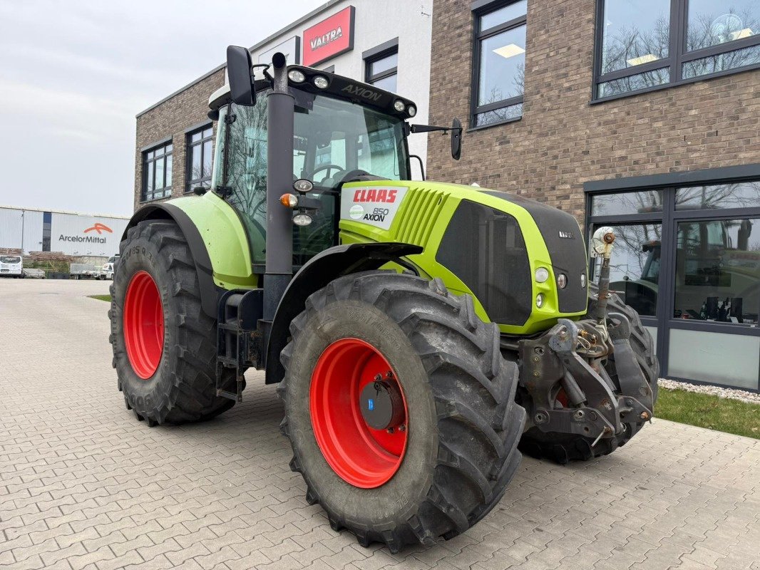 Traktor des Typs CLAAS Axion 850, Gebrauchtmaschine in Bad Oldesloe (Bild 1)