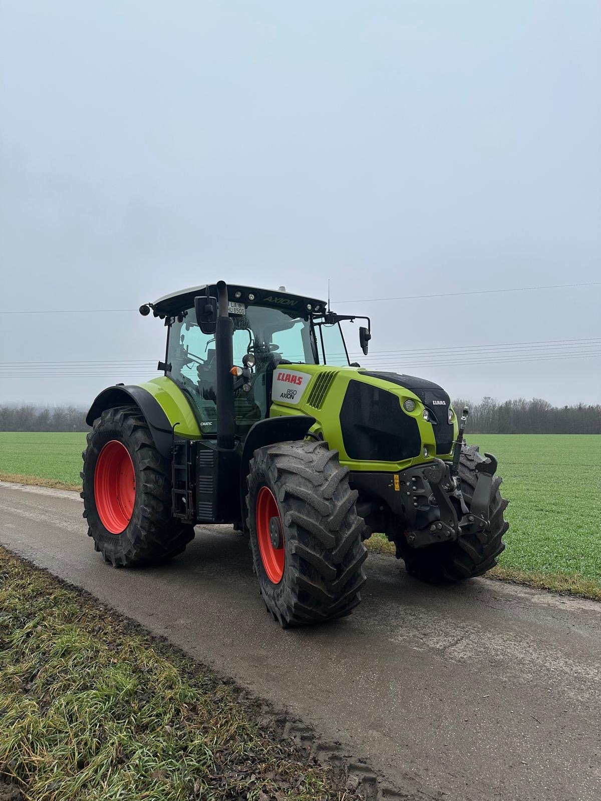 Traktor типа CLAAS Axion 850, Gebrauchtmaschine в Essenbach (Фотография 2)