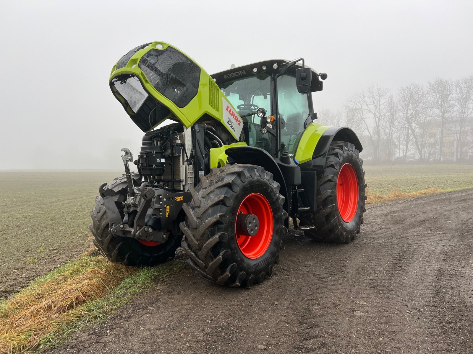 Traktor типа CLAAS Axion 850, Gebrauchtmaschine в Essenbach (Фотография 4)