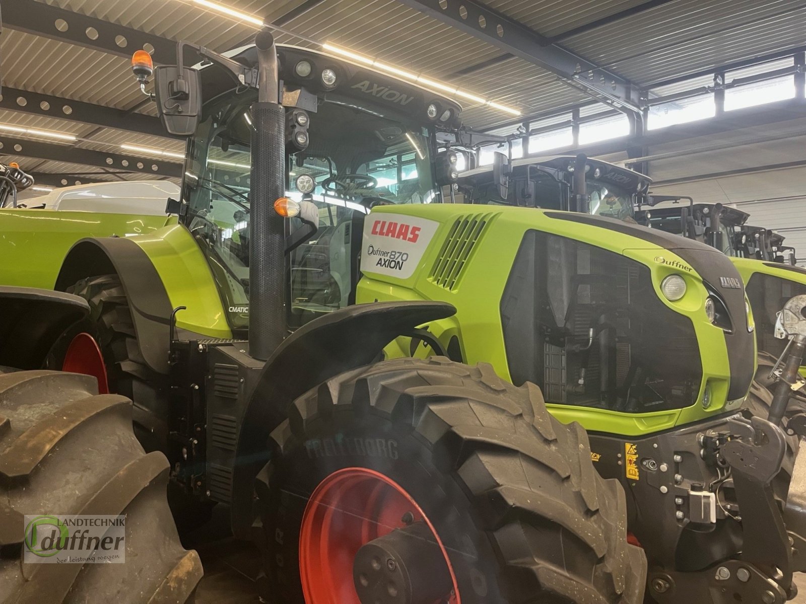 Traktor типа CLAAS Axion 870 C-MATIC, Gebrauchtmaschine в Hohentengen (Фотография 2)