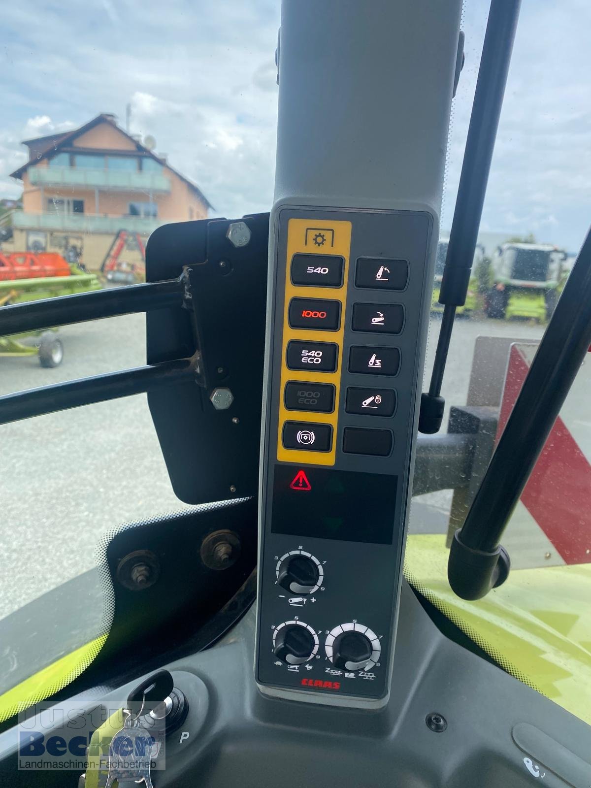 Traktor του τύπου CLAAS Axion 870 C-MATIC, Gebrauchtmaschine σε Weimar-Niederwalgern (Φωτογραφία 22)