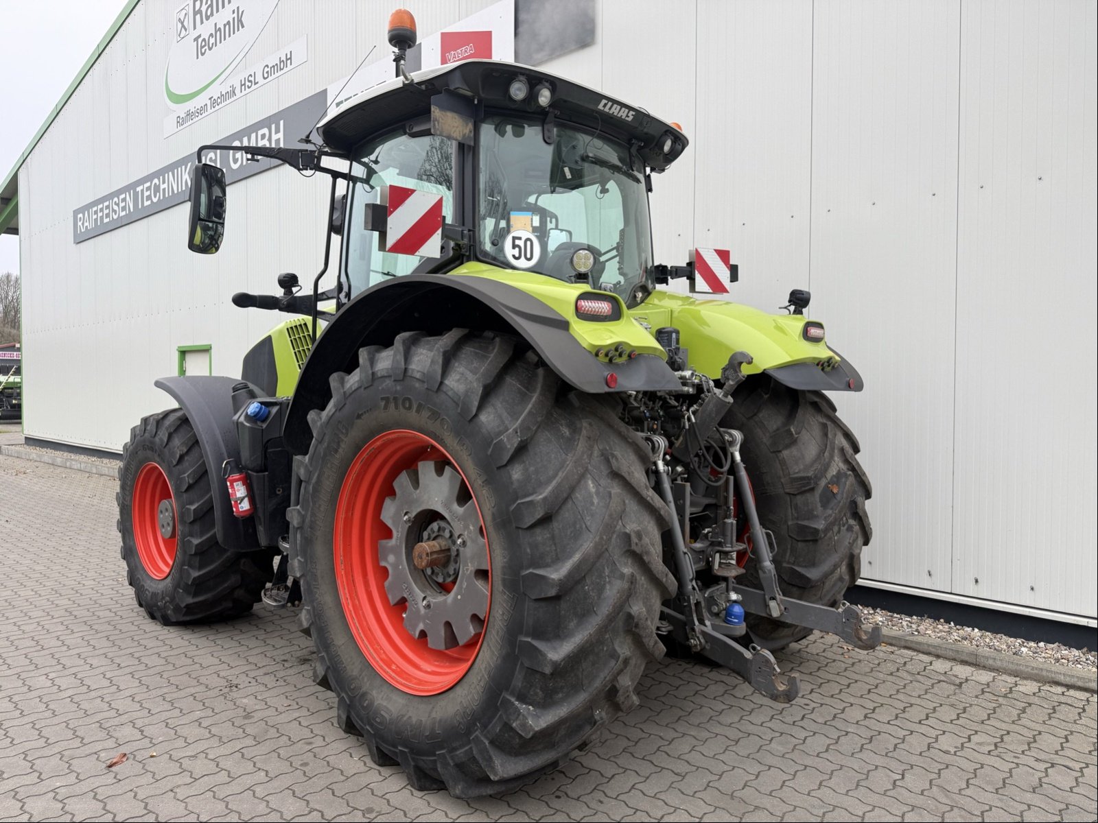 Traktor типа CLAAS Axion 870 C-Matic, Gebrauchtmaschine в Bützow (Фотография 3)