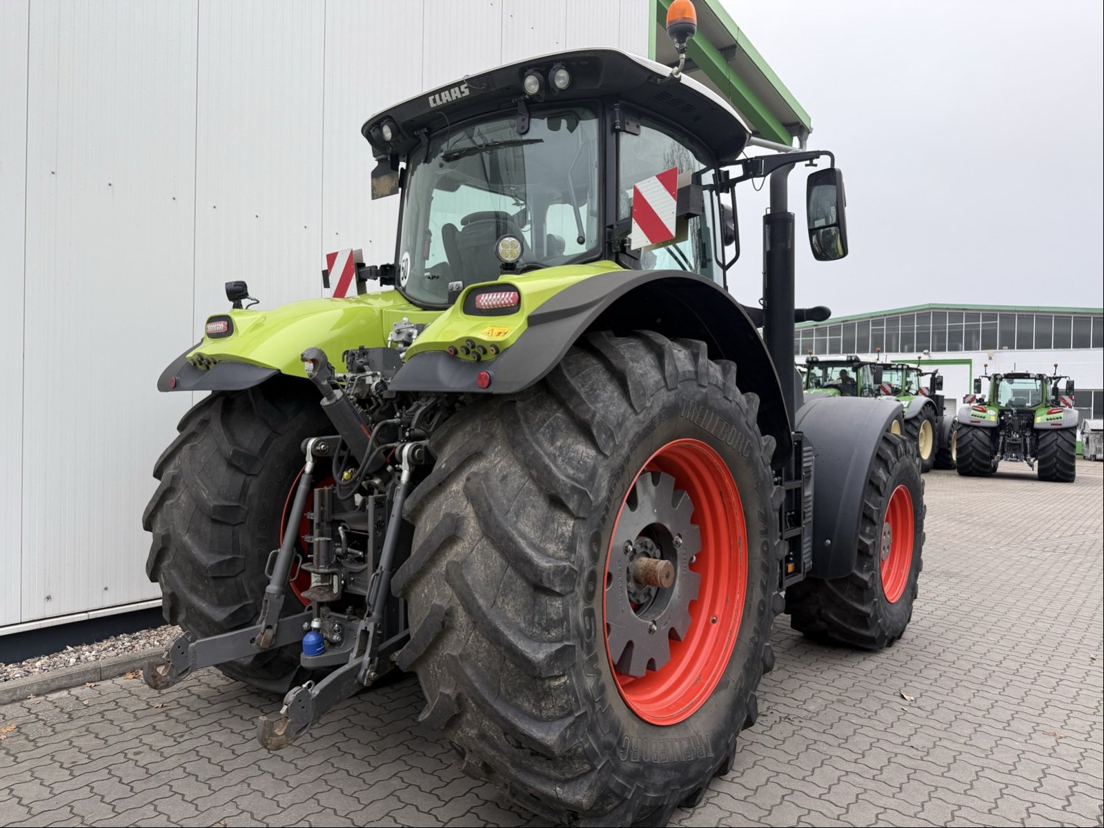 Traktor типа CLAAS Axion 870 C-Matic, Gebrauchtmaschine в Bützow (Фотография 4)