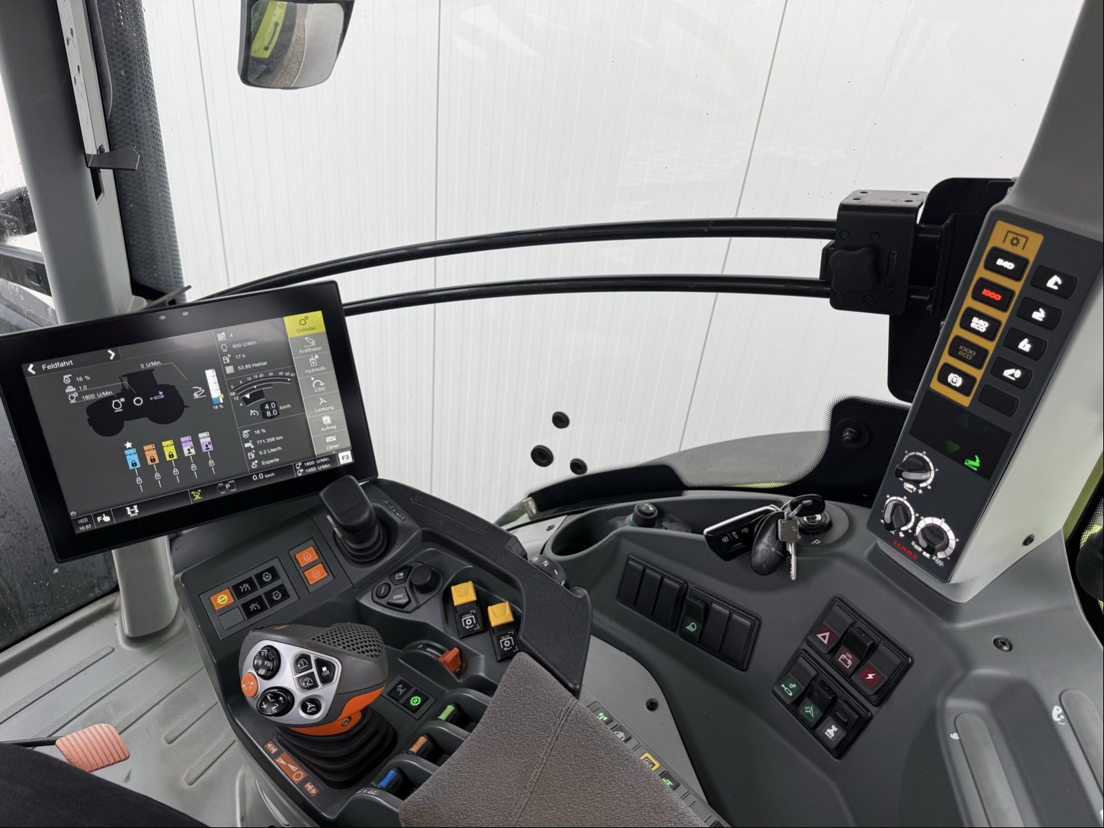 Traktor des Typs CLAAS Axion 870 C-Matic, Gebrauchtmaschine in Bützow (Bild 12)