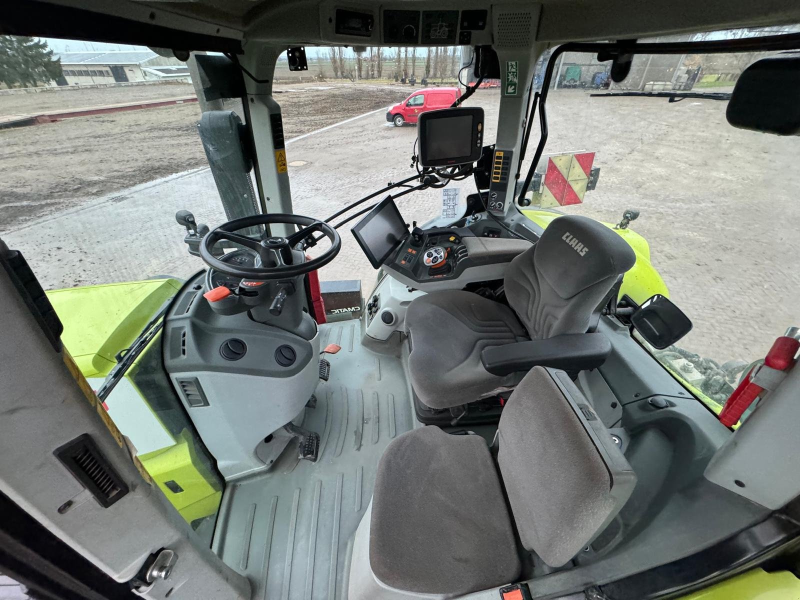 Traktor van het type CLAAS Axion 870 C-MATIC, Gebrauchtmaschine in Rohrsheim (Foto 3)