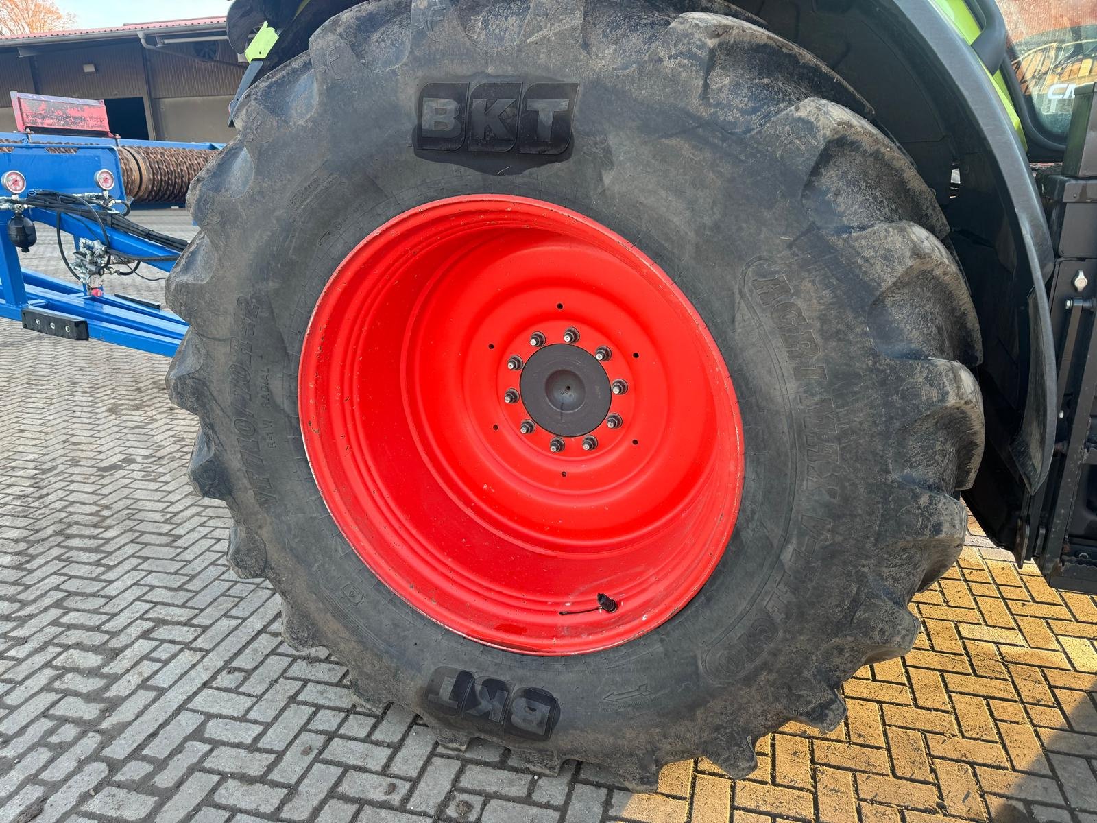 Traktor van het type CLAAS Axion 870 C-MATIC, Gebrauchtmaschine in Rohrsheim (Foto 10)