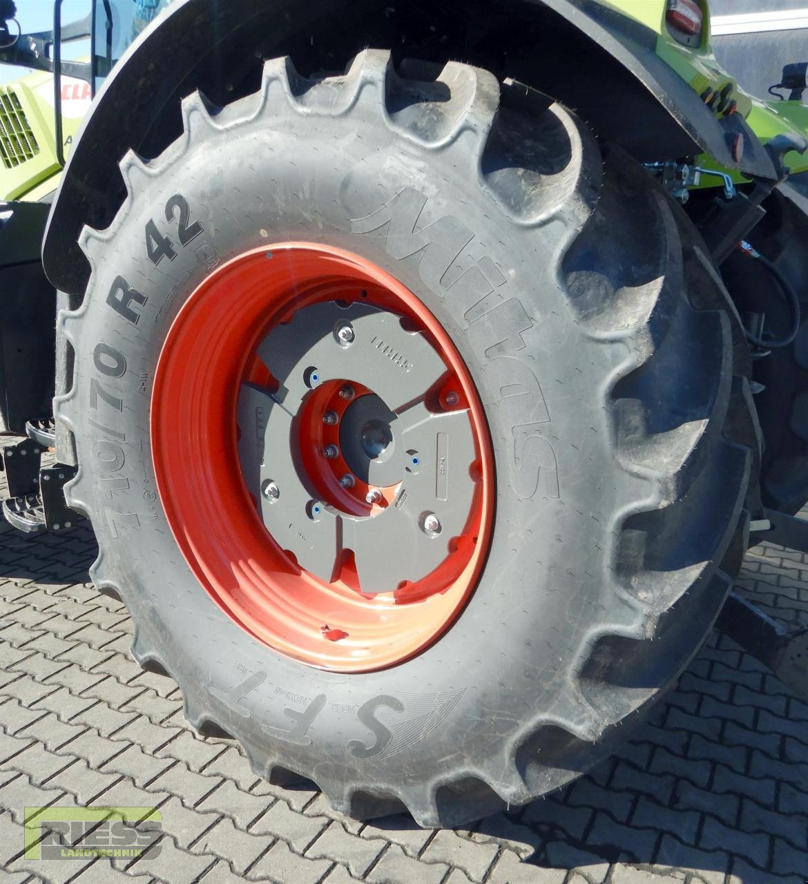 Traktor a típus CLAAS AXION 870 CEBIS Cmatic, Neumaschine ekkor: Homberg (Ohm) - Maulbach (Kép 8)