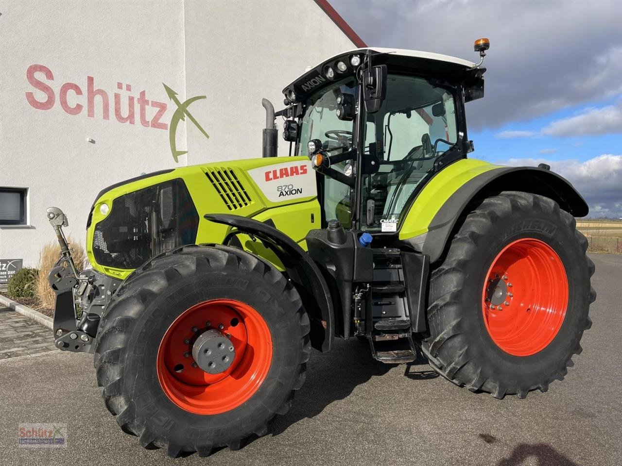 Traktor des Typs CLAAS Axion 870 CMATIC, Baujahr 2017, 4.923 Betriebsstunden, Gebrauchtmaschine in Schierling (Bild 1)