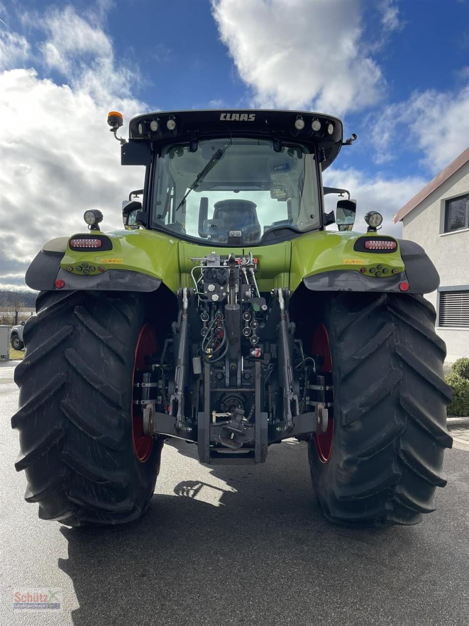 Traktor des Typs CLAAS Axion 870 CMATIC, Baujahr 2017, 4.923 Betriebsstunden, Gebrauchtmaschine in Schierling (Bild 4)