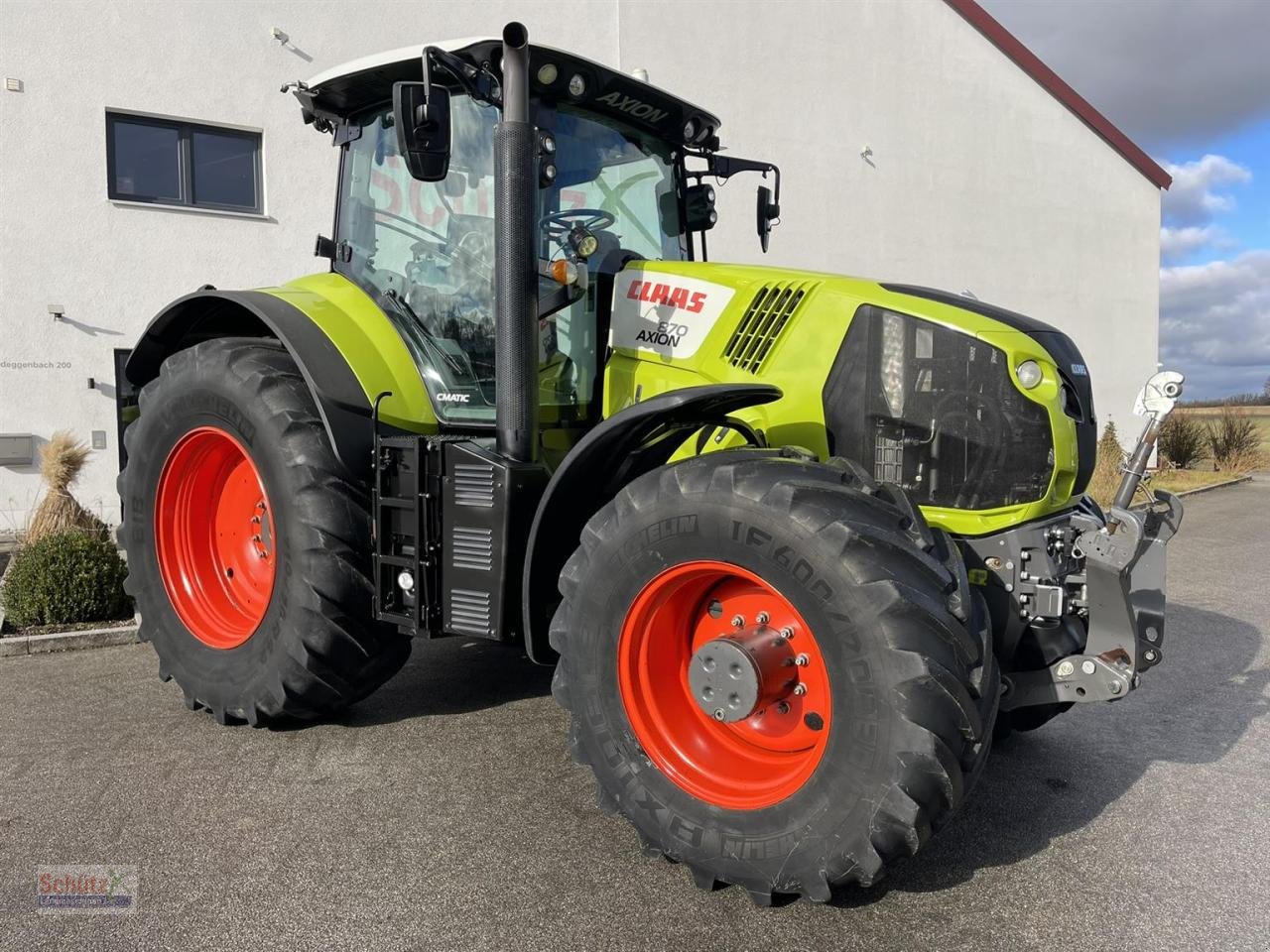 Traktor des Typs CLAAS Axion 870 CMATIC, Baujahr 2017, 4.923 Betriebsstunden, Gebrauchtmaschine in Schierling (Bild 8)