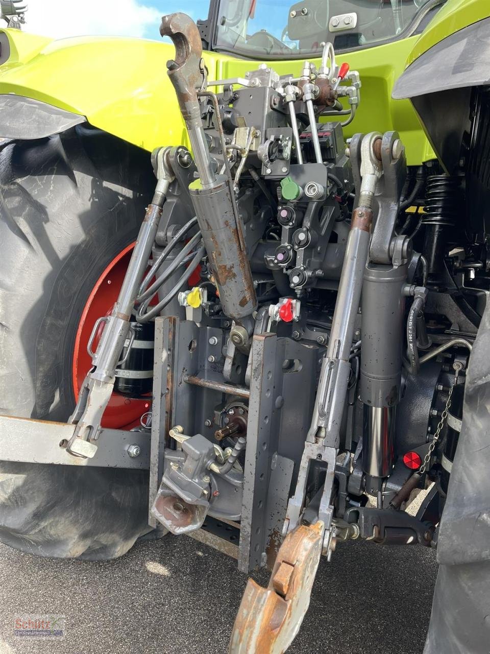 Traktor des Typs CLAAS Axion 870 CMATIC, Baujahr 2017, 4.923 Betriebsstunden, Gebrauchtmaschine in Schierling (Bild 11)