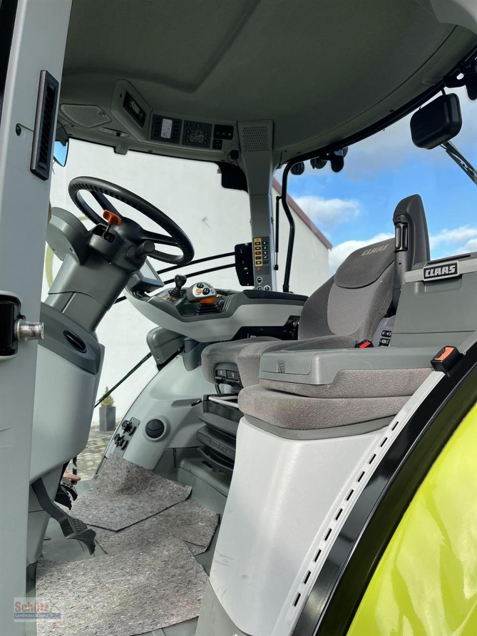 Traktor des Typs CLAAS Axion 870 CMATIC, Baujahr 2017, 4.923 Betriebsstunden, Gebrauchtmaschine in Schierling (Bild 14)