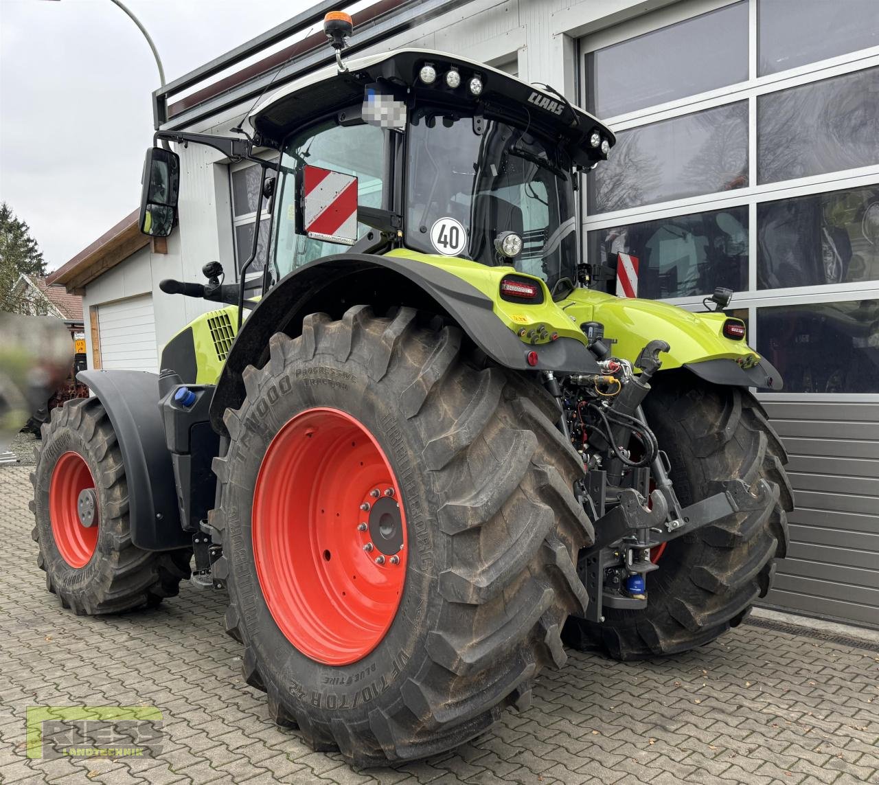 Traktor Türe ait CLAAS AXION 870 Cmatic CEBIS CEMIS MC, Vorführmaschine içinde Homberg/Ohm - Maulbach (resim 7)
