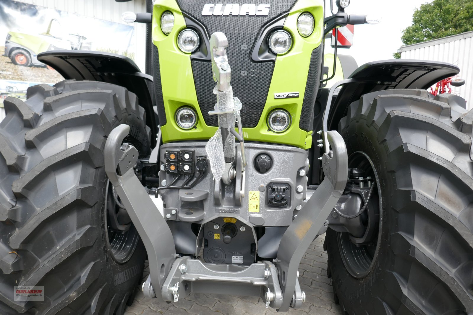 Traktor del tipo CLAAS Axion 870 CMATIC CEBIS NightEdition, Neumaschine In Dorfen (Immagine 8)